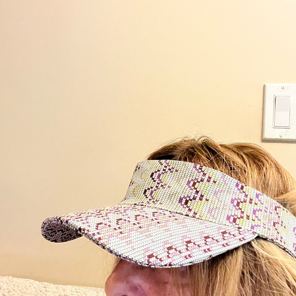 Missoni visor